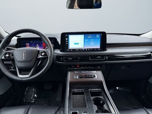 Used 2025 Lincoln Aviator Reserve w/ Equipment Group 201A image 10