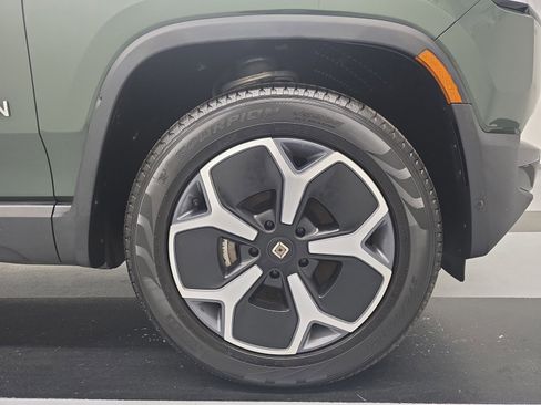 Used 2024 Rivian R1T Adventure AWD/4WD image 11