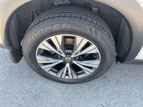 Used 2021 Nissan Rogue SV w/ Premium Package AWD/4WD image 22