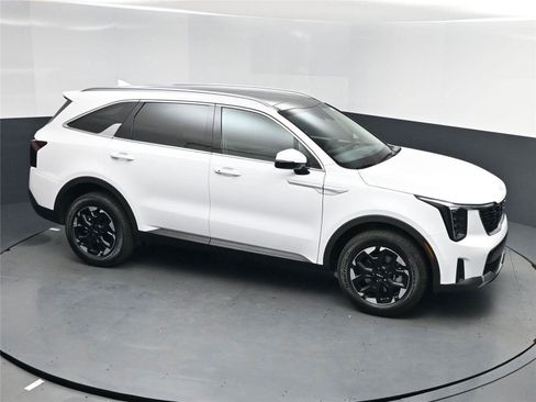 New 2026 Kia Sorento S w/ S Panoramic Sunroof Package image 10