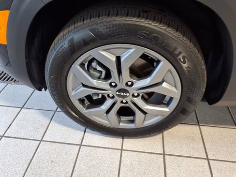Used 2024 Kia Seltos S AWD/4WD image 5