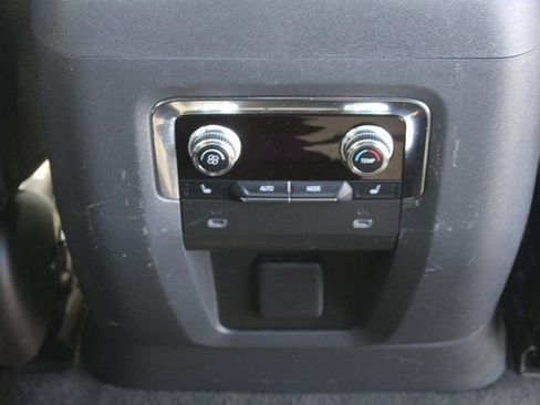 Used 2022 GMC Yukon Denali AWD/4WD image 22
