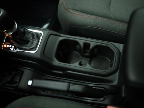 Used 2025 Jeep Wrangler Unlimited Rubicon AWD/4WD image 38