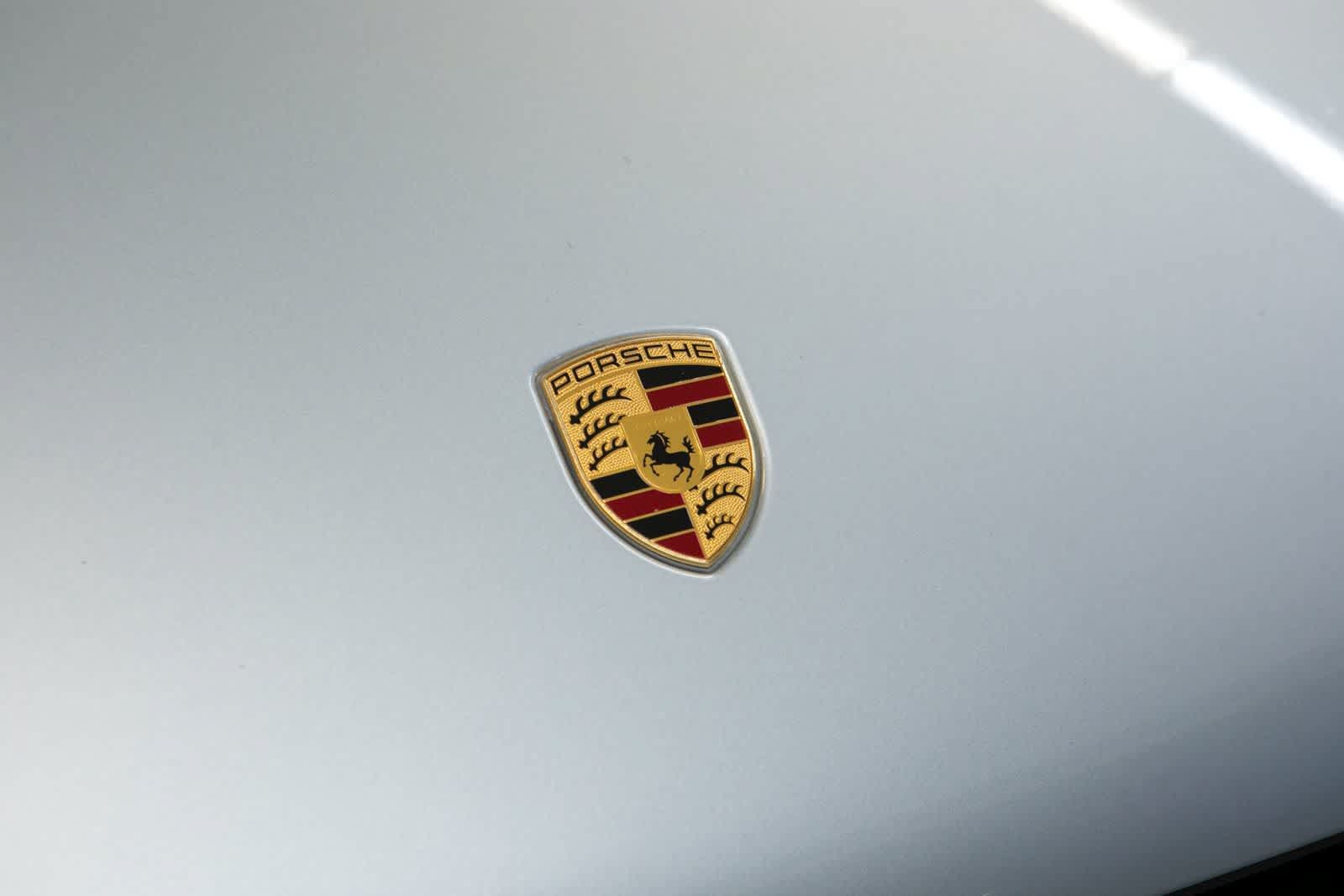 Used 2023 Porsche Macan AWD/4WD image 17