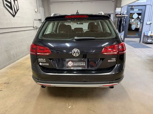 Used 2017 Volkswagen Golf Alltrack S image 6