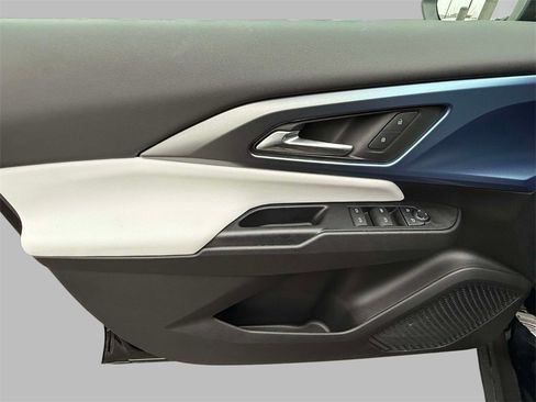 Used 2025 Chevrolet Equinox EV LT image 20