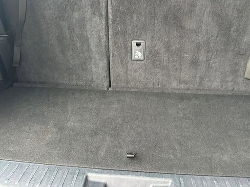 Used 2024 Toyota Highlander LE image 12