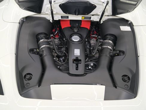 Used 2022 Ferrari F8 Tributo RWD image 47