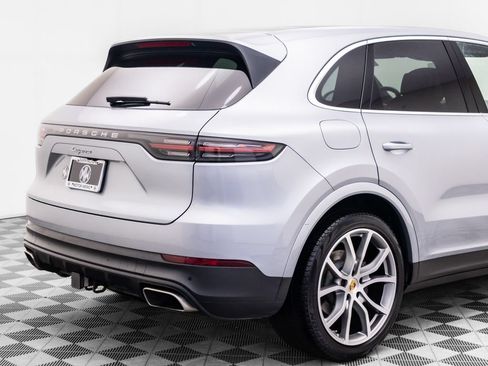 Used 2023 Porsche Cayenne AWD/4WD image 40