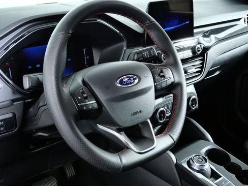 Certified 2025 Ford Escape ST-Line AWD/4WD image 18