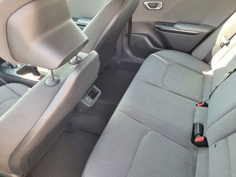 Used 2025 Kia K4 FWD image 9