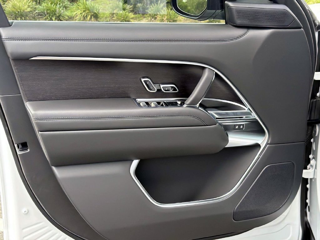 New 2026 Land Rover Range Rover SE AWD/4WD image 16