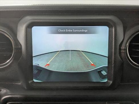 Used 2023 Jeep Gladiator Overland image 30