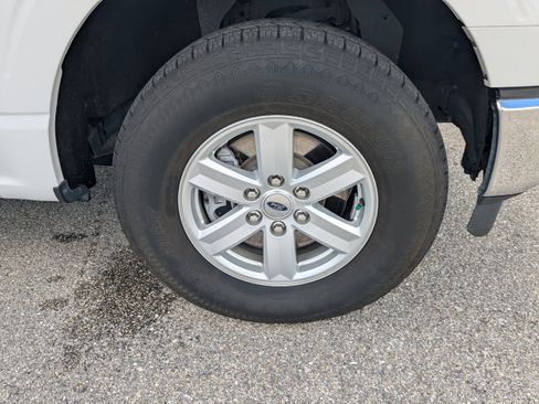 Used 2021 Ford F150 XLT image 11