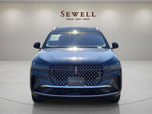 Used 2024 Lincoln Nautilus Reserve w/ Equipment Group 202A AWD/4WD image 8
