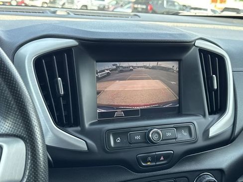 Used 2023 GMC Terrain SLE w/ Driver Convenience Package FWD image 18
