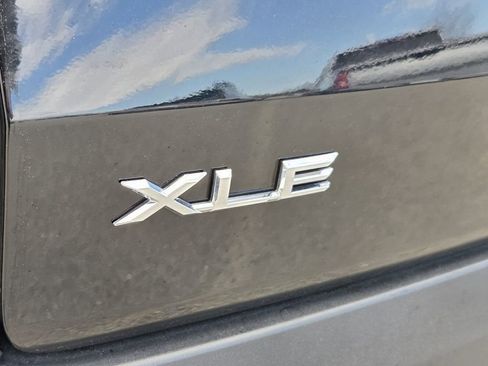 Used 2025 Toyota Grand Highlander AWD image 11