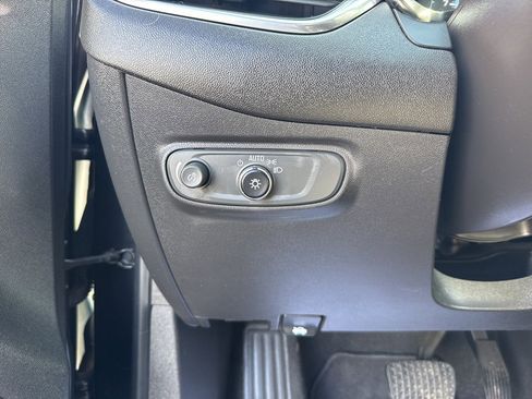 Certified 2022 Chevrolet Equinox LS image 29