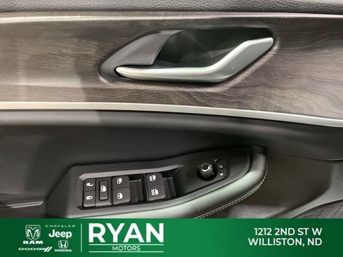 New 2026 Jeep Grand Cherokee Altitude AWD/4WD image 37