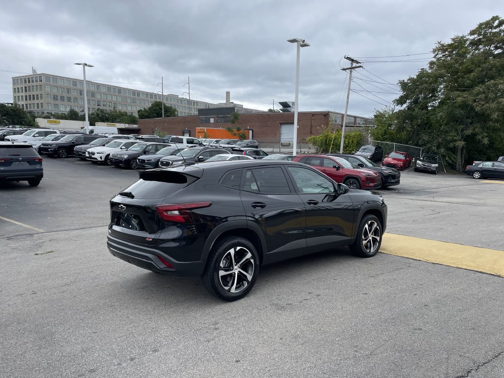 Used 2024 Chevrolet Trax RS w/ Driver Confidence Package FWD image 8