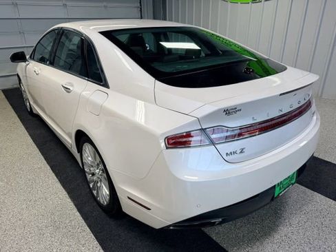 Used 2013 Lincoln MKZ image 4