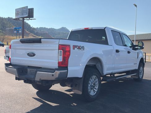 Used 2019 Ford F250 XLT w/ XLT Value Package AWD/4WD image 3
