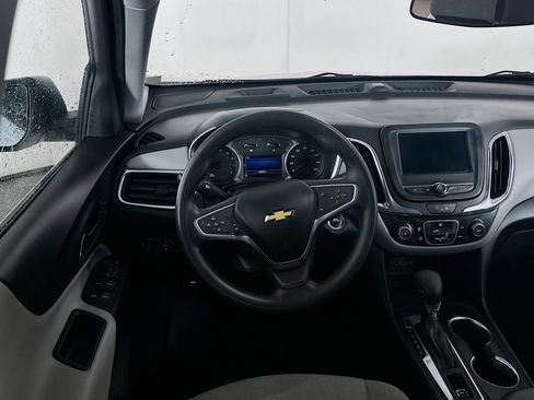 Used 2022 Chevrolet Equinox LS w/ LS Convenience Package image 17