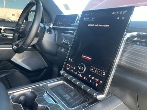 Used 2025 GMC Sierra EV Denali image 30