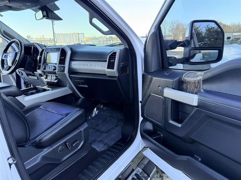 Used 2019 Ford F250 Lariat w/ Lariat Ultimate Package image 12