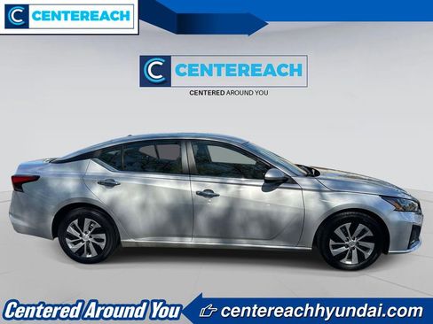 Used 2023 Nissan Altima 2.5 S FWD image 3