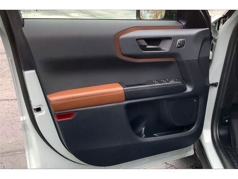 Used 2024 Ford Bronco Sport Outer Banks w/ Tech Package image 25