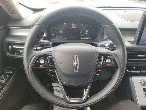 Used 2023 Lincoln Aviator AWD w/ Premium Package image 32