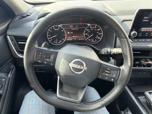Used 2026 Nissan Rogue SV w/ SV Premium Package FWD image 16