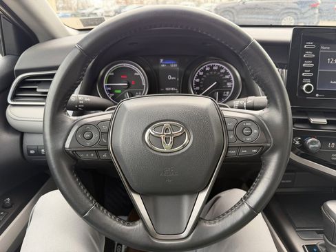 Used 2022 Toyota Camry SE image 13