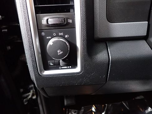 Used 2015 RAM 1500 Big Horn AWD/4WD image 24