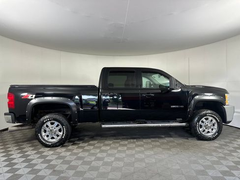 Used 2011 Chevrolet Silverado 2500 LTZ w/ Snow Plow Prep Package AWD/4WD image 6