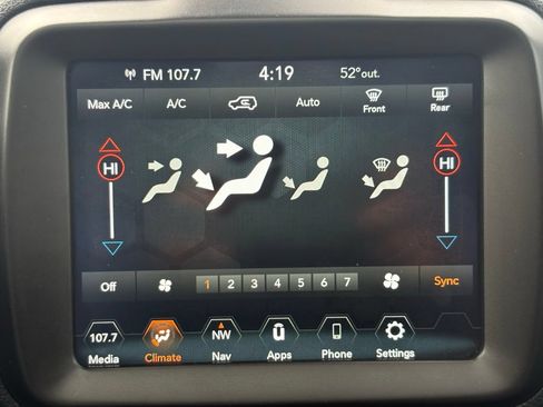 Used 2021 Jeep Renegade Latitude w/ Sun & Sound Group AWD/4WD image 37