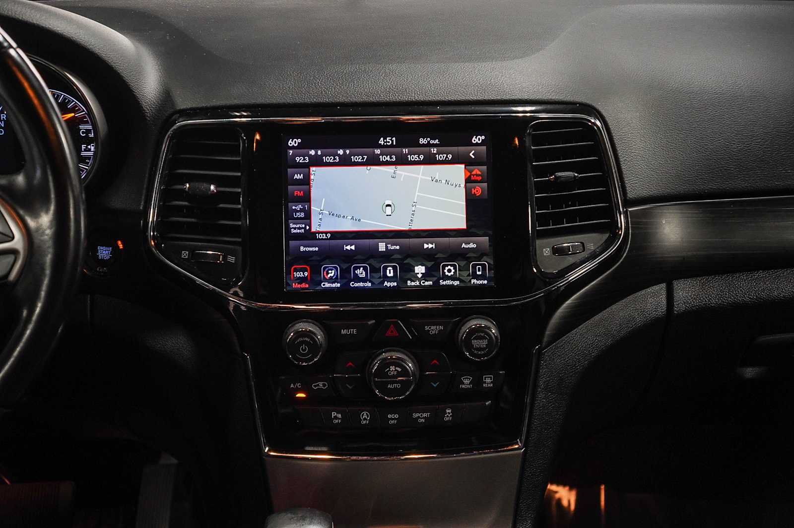 Used 2020 Jeep Grand Cherokee Altitude RWD image 13