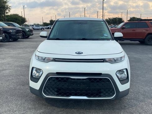 Used 2021 Kia Soul LX FWD image 2
