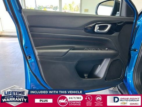 Used 2025 Jeep Compass Trailhawk image 13