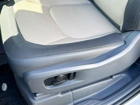 Used 2023 Land Rover Defender 90 X-Dynamic SE image 21