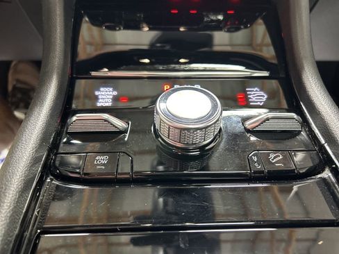 Used 2022 Jeep Grand Cherokee Overland w/ Adv Protech Group III image 17