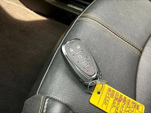 Used 2023 Chevrolet Equinox Premier FWD image 29