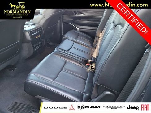 Certified 2024 Jeep Wagoneer Series II w/ Flexible Seating Group AWD/4WD image 17