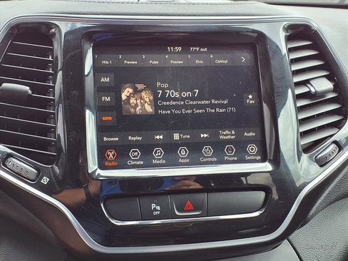 Used 2019 Jeep Cherokee Limited AWD/4WD image 10