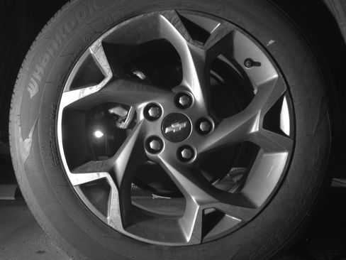 Used 2025 Chevrolet Trax LT image 14