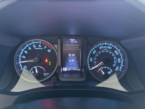 Used 2020 Toyota Tacoma TRD Sport w/ Technology Package image 12