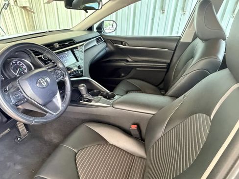 Used 2018 Toyota Camry SE FWD image 23