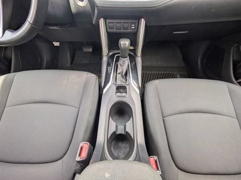 Used 2022 Toyota Corolla Cross LE w/ Moonroof Package FWD image 19