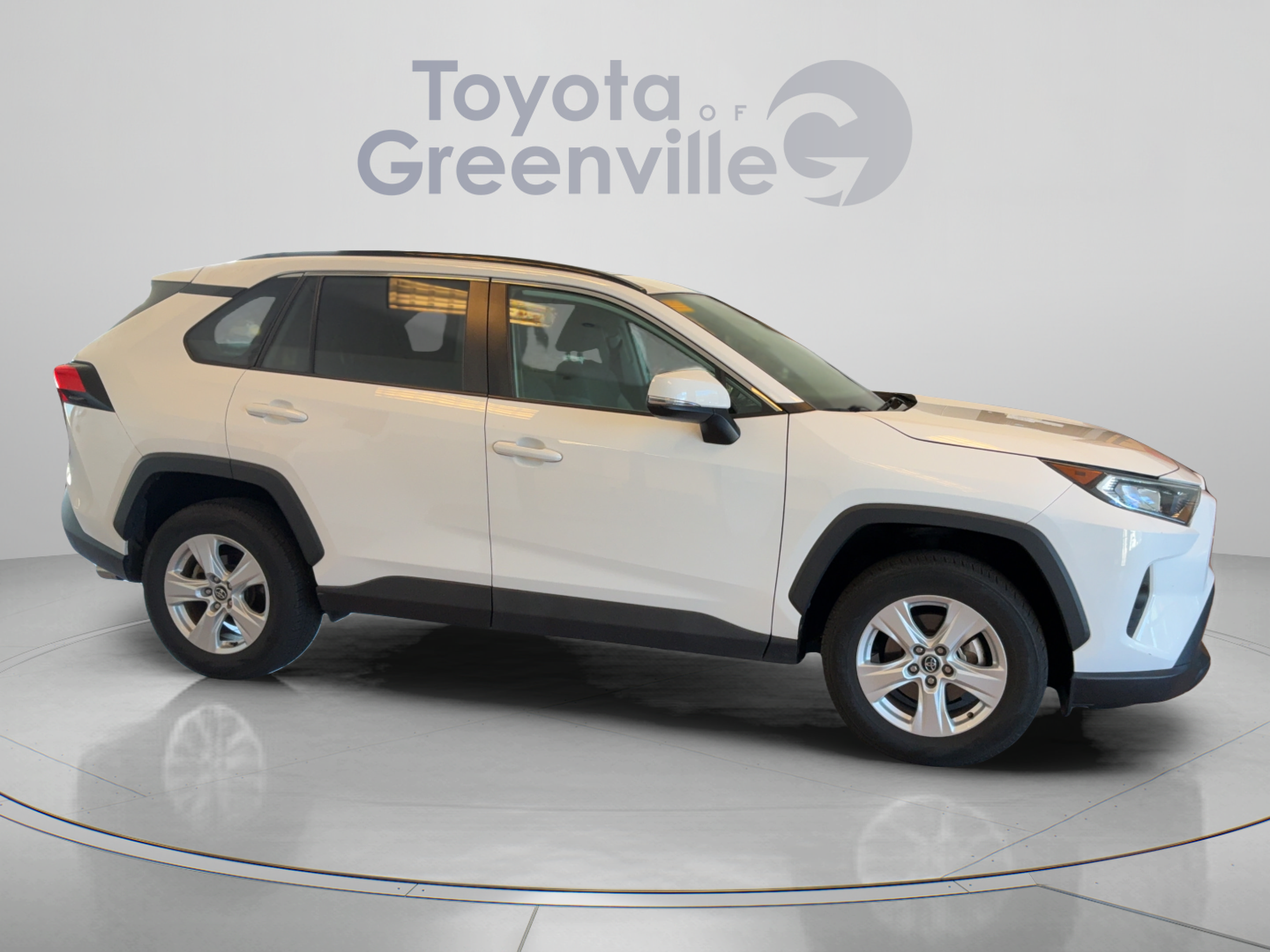 Used 2021 Toyota RAV4 XLE w/ Convenience Package FWD image 7